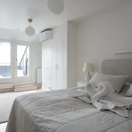 Toeoeloe Penthouse Apartamento Helsinki