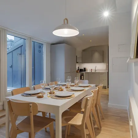 Toeoeloe Penthouse *